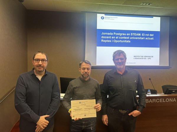 El professor Lluís Pérez Mañá, coordinador de la Unitat de Baixa Visió del CUV, en la jornada “El Rol del Docent en el Context Universitari Actual: Reptes i Oportunitats”, celebrada el 29 de gener a la Facultat d’Informàtica de Barcelona (FIB), en el marc del Postgrau en Ensenyament Universitari en STEM.